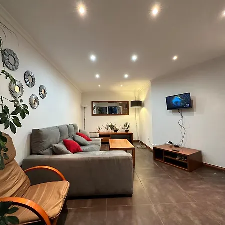 بيت للعطل House With Pool And 4 Bedrooms فيريل