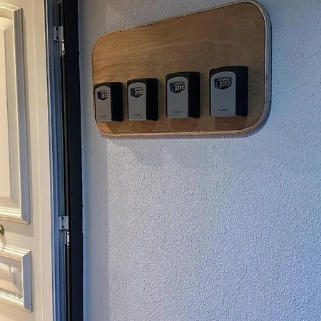 House With Pool And 4 Bedrooms *