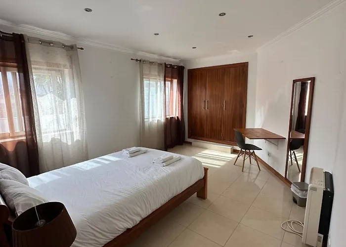 House With Pool And 4 Bedrooms Nyaraló *